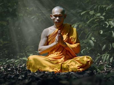 thinking vs meditating